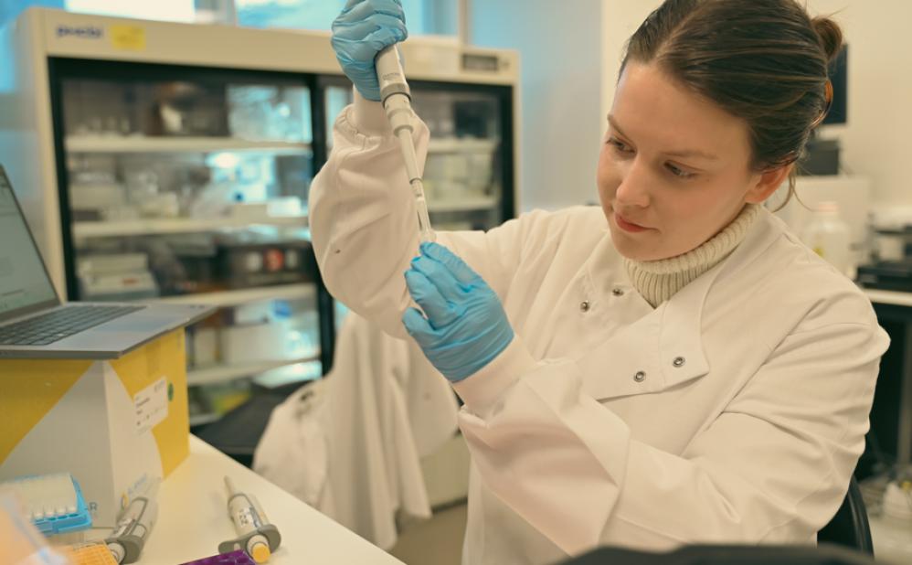 Biomarker Factory pipetting 